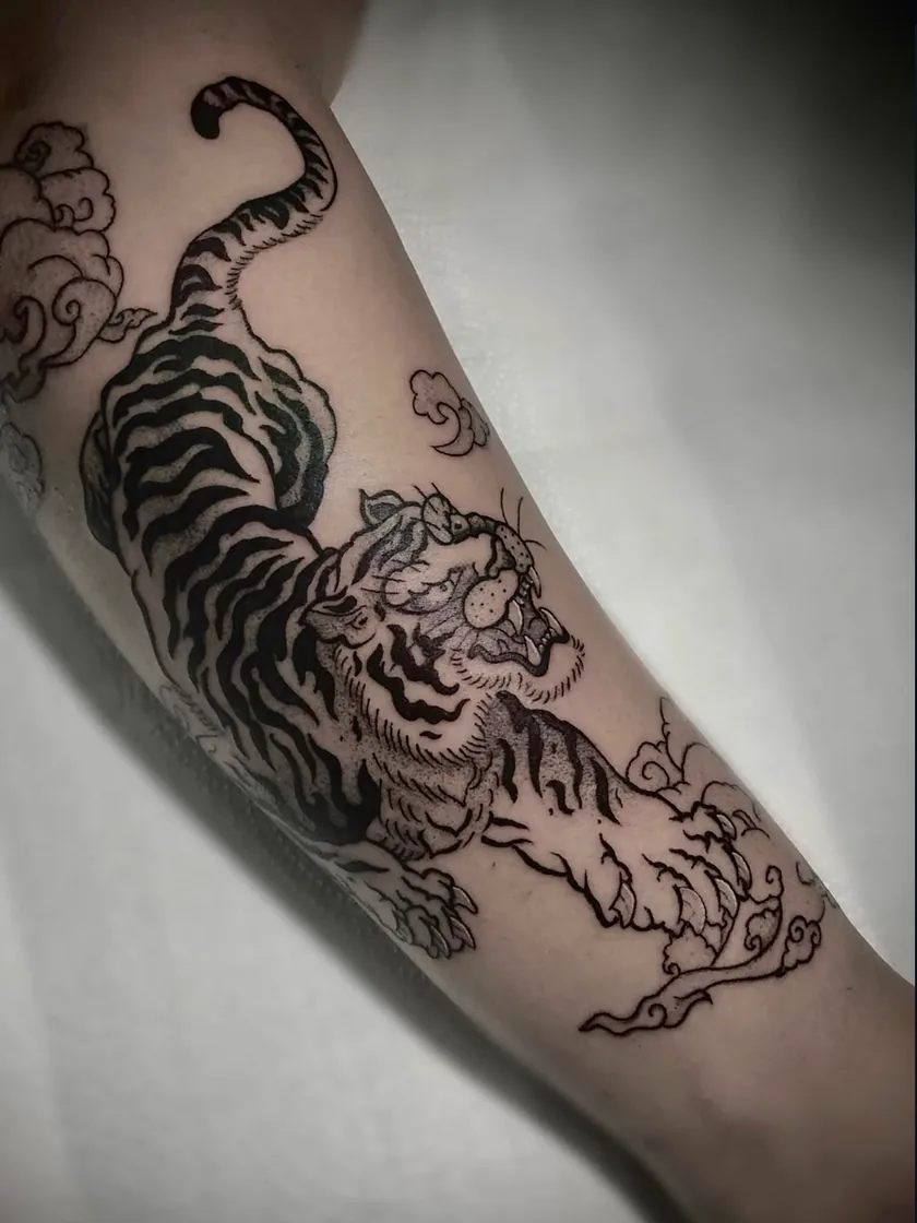 Tatuagem 06 do arquivo do Mike