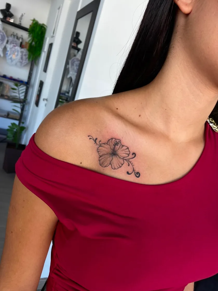 Tatuagem 16 do arquivo do Mike
